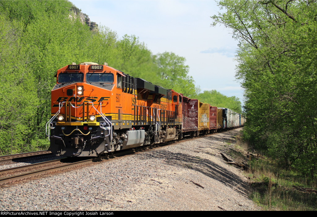 BNSF 6907 West